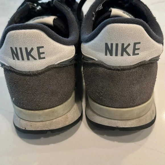 Black Nike International - Picture 4 of 6